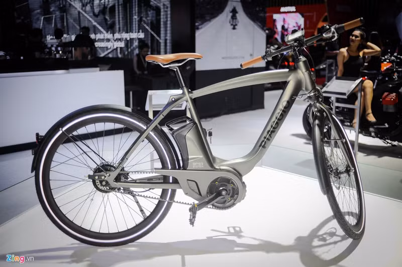 piaggio gioi thieu xe dap dien cao cap o viet nam