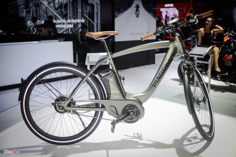 piaggio gioi thieu xe dap dien cao cap o viet nam