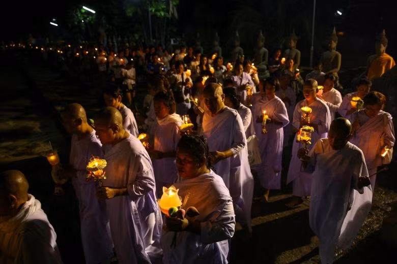 dai le phat dan tren khap the gioi