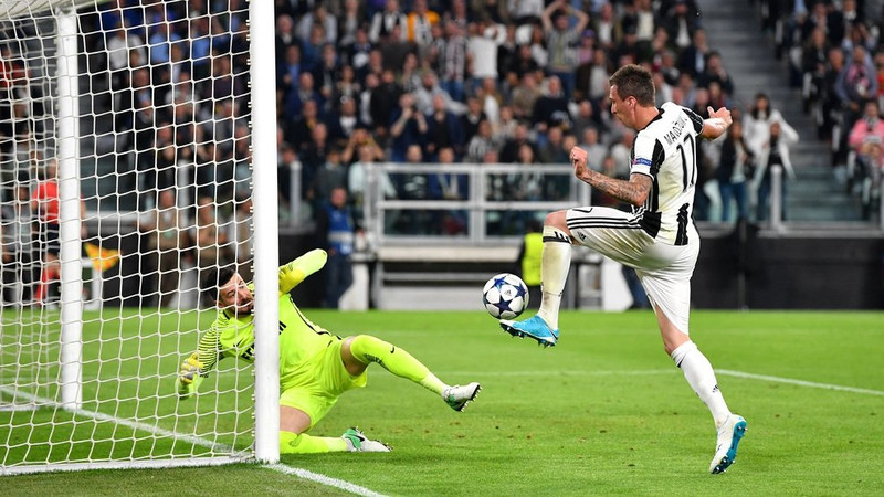 tung 2 nhat kiem chi mang juventus giai quyet monaco trong hiep mot