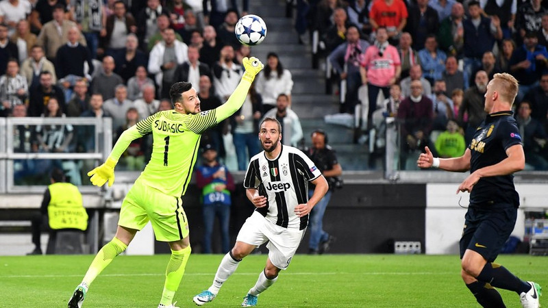 tung 2 nhat kiem chi mang juventus giai quyet monaco trong hiep mot