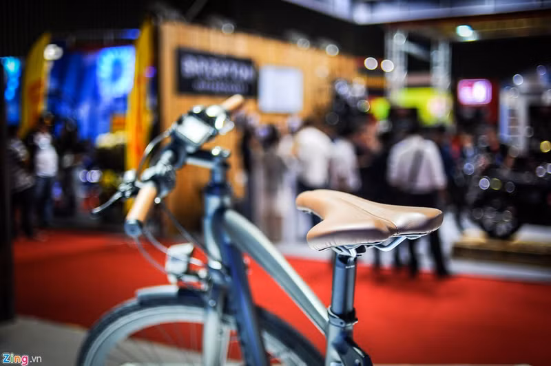 piaggio gioi thieu xe dap dien cao cap o viet nam