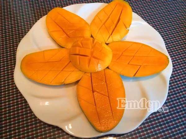 bua com am ap day yeu thuong nhan ngay cua me