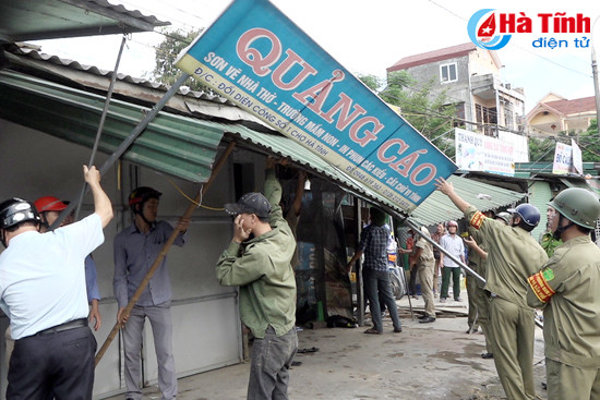 tp ha tinh ra quan gianh lai via he duong ngo duc ke