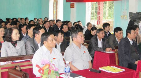 Đường trục chính xuống cấp, thôn khó xây dựng khu dân cư kiểu mẫu