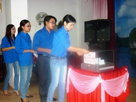 ĐVTN khối Doanh nghiệp tỉnh tích cực ủng hộ phong trào "góp đá xây Trường Sa"...