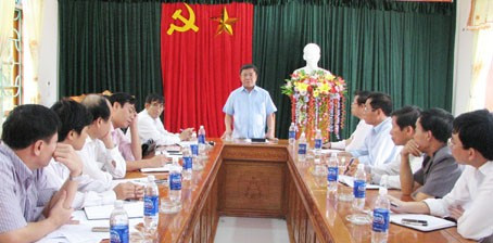 ... và làm việc với Ban quản lý khu kinh tế Vũng Áng, huyện Kỳ Anh và các đơn vị liên quan