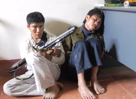 2 cẩu tặc bị người dân Quang Lộc (Can Lộc) đánh dã man...