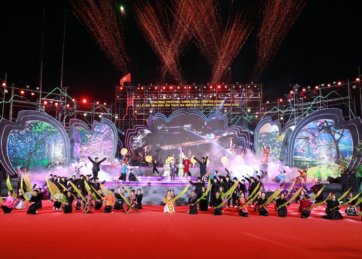 Khai mạc Festival Khèn Mông tỉnh Hà Giang và lễ hội Văn hóa ẩm thực ba miền Bắc - Trung - Nam