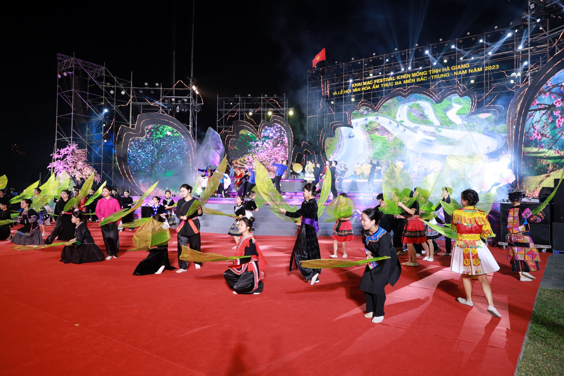 Khai mạc Festival Khèn Mông tỉnh Hà Giang và lễ hội Văn hóa ẩm thực ba miền Bắc - Trung - Nam