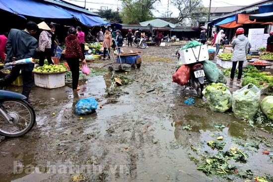 Nhếch nhác chợ TP. Hà Tĩnh ảnh 1