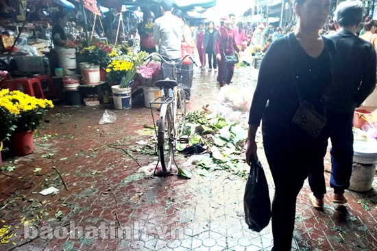 Nhếch nhác chợ TP. Hà Tĩnh ảnh 4