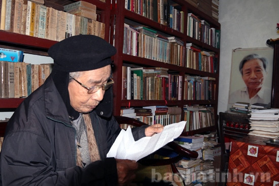 Chín chục tuổi đời với gần chừng ấy đầu sách chuyên về các lĩnh vực văn hoá dân gian, văn chương Hán Nôm, văn hoá địa phương được xuất bản nhưng với ông đó cũng chỉ là sự tình cờ bởi ông vẫn không nhận mình là nhà này, nhà kia mà đơn giản chỉ là một người làm báo. Chín chục tuổi đời với gần chừng ấy đầu sách chuyên về các lĩnh vực văn hoá dân gian, văn chương Hán Nôm, văn hoá địa phương được xuất bản nhưng với ông đó cũng chỉ là sự tình cờ bởi ông vẫn không nhận mình là nhà này, nhà kia mà đơn giản chỉ là một người làm báo.