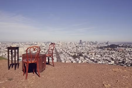 Bài trí trên đỉnh đồi Bernall