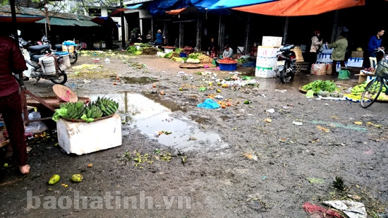 Nhếch nhác chợ TP. Hà Tĩnh ảnh 3