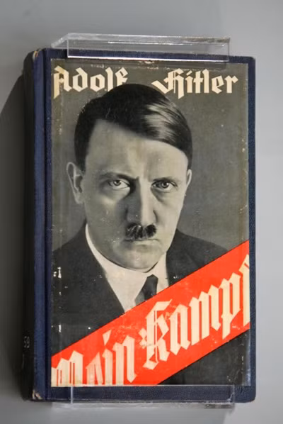 Cuốn “Mein Kampf”