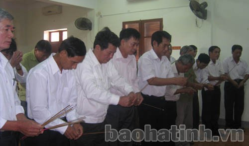 Những nén hương thành kính, đau buồn trước sự ra đi của Đại tướng