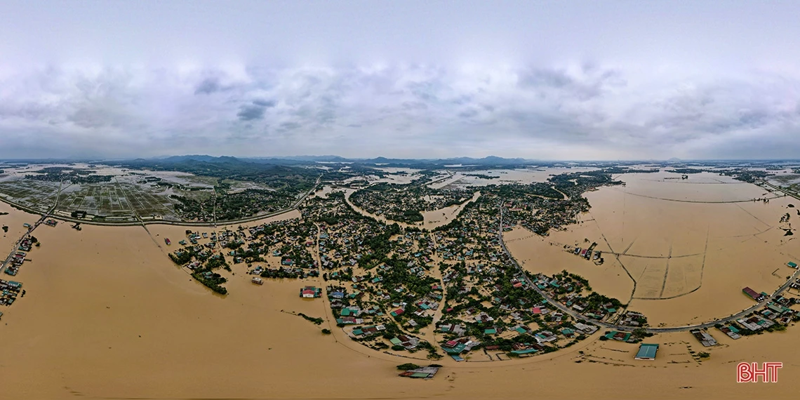 Thủ tướng làm việc với 5 tỉnh miền Trung: Hà Tĩnh tập trung cao khắc phục hậu quả lũ lụt