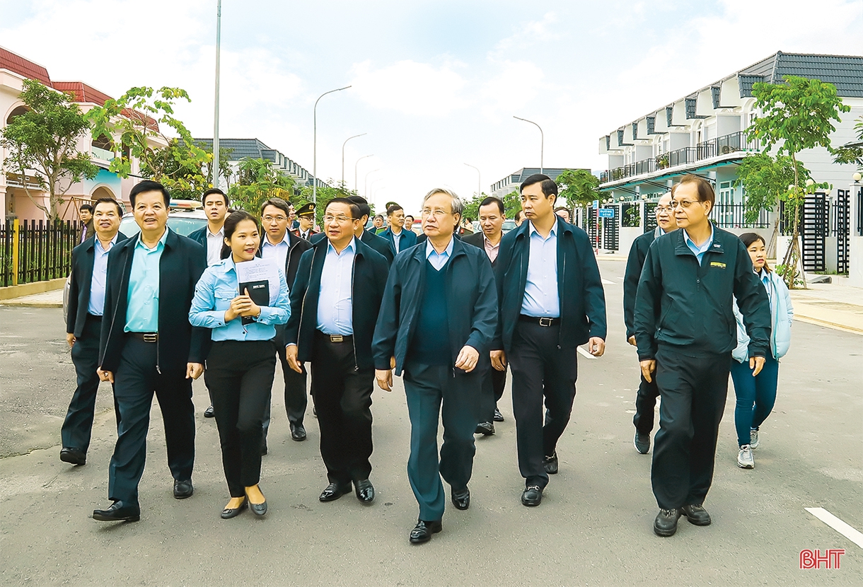 Vững tin vào Đảng, chung sức, đồng lòng, quyết tâm xây dựng quê hương Hà Tĩnh giàu đẹp, văn minh