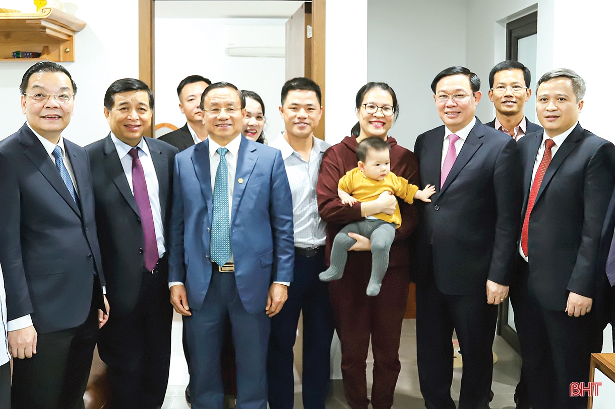 Vững tin vào Đảng, chung sức, đồng lòng, quyết tâm xây dựng quê hương Hà Tĩnh giàu đẹp, văn minh