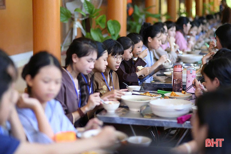 Tham gia KTMH, trẻ biết quý trọng, lắng nghe khi người khác nói, dừng lại trước khi nóng giận và nói lời cảm ơn khi nhận được một điều nhỏ bé... bqbht_br_z6672605185438-dcd37b6408d6dd873c0559f42e8f73d6.jpg