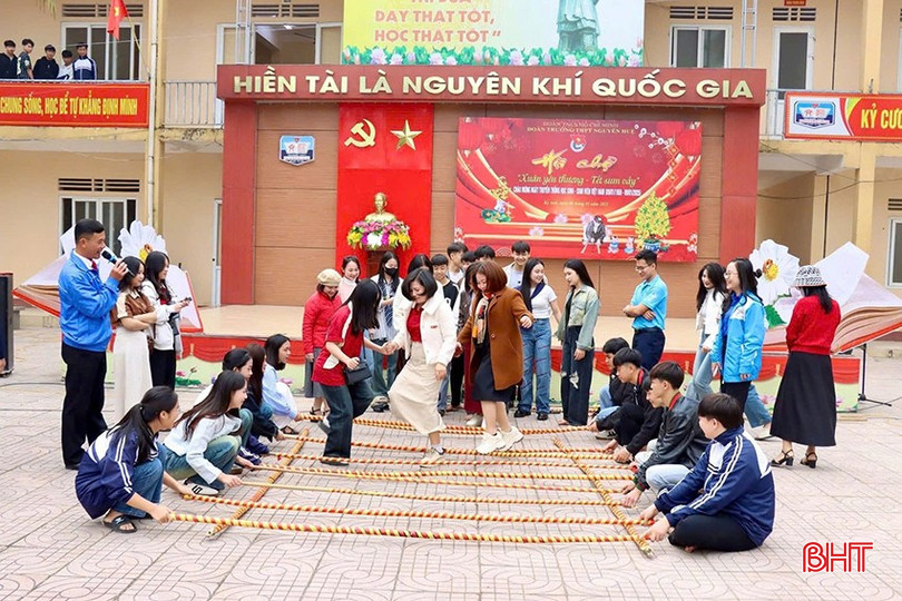 Trường THPT Nguyễn Huệ (huyện Kỳ Anh) tổ chức chương trình Xuân yêu thương - Tết sum vầy gây quỹ an sinh xã hội. bqbht_br_truong-thpt-nguyen-hue-huyen-ky-anh-to-chuc-chuong-trinh-xuan-yeu-thuong-tet-sum-vay-gay-quy-an-sinh-xa-hoi.jpg