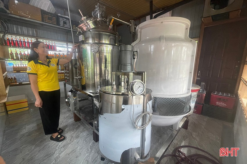 Hệ thống máy hạ thủy phần được gia đình bà Dung đầu tư nhằm có thể xử lý mật ong sau thu hoạch một cách tốt nhất. bqbht_br_z5976666736182-63781da03a4c7e8203570b62af5db1db.jpg