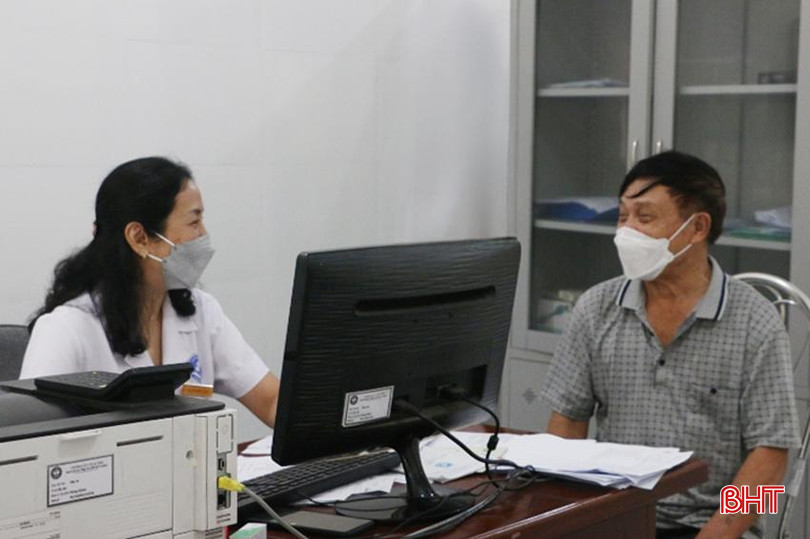 Các y, bác sĩ tại Phòng khám Đa khoa Trường Cao đẳng Y tế Hà Tĩnh luôn tận tâm với người bệnh. Thiết kế chưa có tên (24).jpg