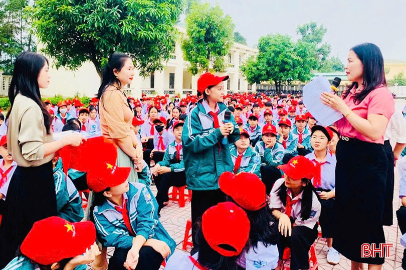 Diễn đàn "Điều em muốn nói" giúp các em học sinh được nói lên tiếng nói của bản thân. bqbht_br_z6107031594004-94c7d90ee01cd1a56c49d0987b92e4ad.jpg