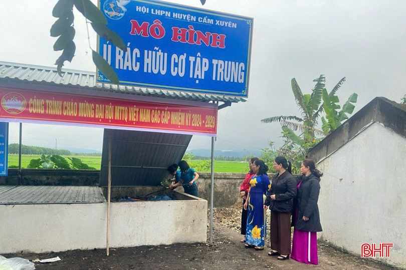 Đến nay, các cấp Hội LHPN huyện Cẩm Xuyên đã xây dựng được 9 mô hình xử lý rác hữu cơ tại 9 điểm chợ và 7 mô hình điểm tại các thôn. bqbht_br_phu-nu-cam-xuyen-thuc-hien-mo-hinh-u-rac-thai-huu-co.jpg