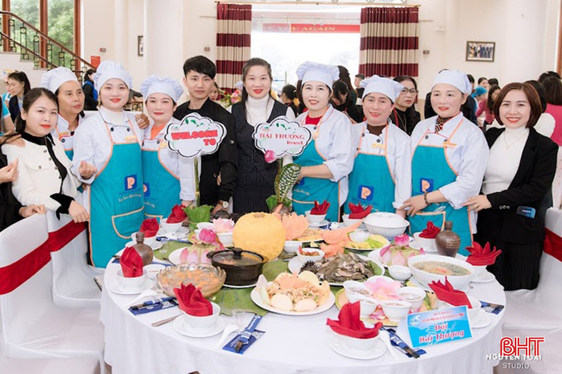 Mâm cơm của đội Hải Thượng giành giải nhất hội thi. bqbht_br_ttoi3158.jpg