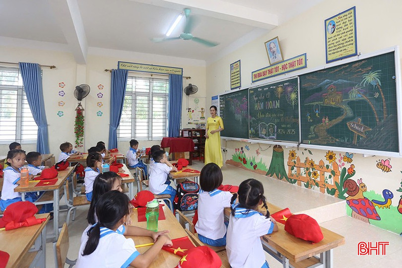 Thầy cô giáo và các em học sinh Hà Tĩnh đã sẵn sàng bước vào năm học mới. cl5.jpg