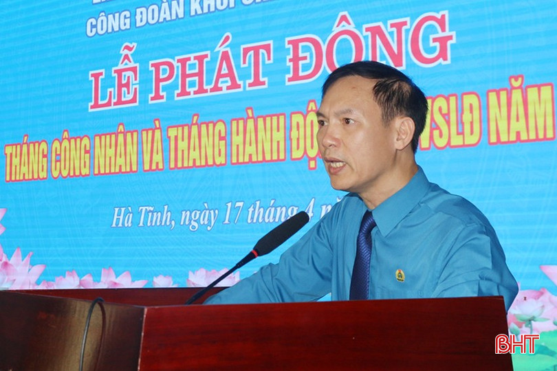 Chủ tịch Công đoàn Khối Chính quyền tỉnh Trần Hậu Hùng trình bày diễn văn phát động Tháng Công nhân, Tháng hành động về an toàn vệ sinh lao động năm 2025. bqbht_br_z6514364919354-ddcf8648a7905a884ee8f1b50f644bc8.jpg