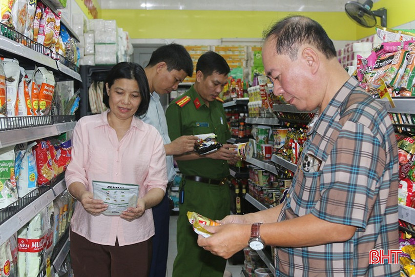 Lực lượng chức năng sẽ tập trung vào những mặt hàng được sử dụng nhiều trong dịp Tết và lễ hội như: thịt, bia, rượu, nước giải khát, bánh, mứt, kẹo, rau, củ, quả… bqbht_br_z6187721087635-4665d71b61716c253235d23ec9e3a7d9.jpg