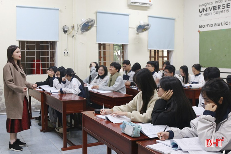 Giờ lên lớp tiếng Anh của cô giáo Kiều Thị Na và các em lớp 11 Anh 1. bqbht_br_z6357546934515-4d523ff985c8adc9e095a0dcee63659e.jpg