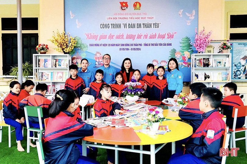 Hội đồng Đội huyện Đức Thọ trao tặng công trình "Vì đàn em thân yêu" cho Liên đội Trường Tiểu học Đức Thủy (năm 2024). bqbht_br_dt4.jpg