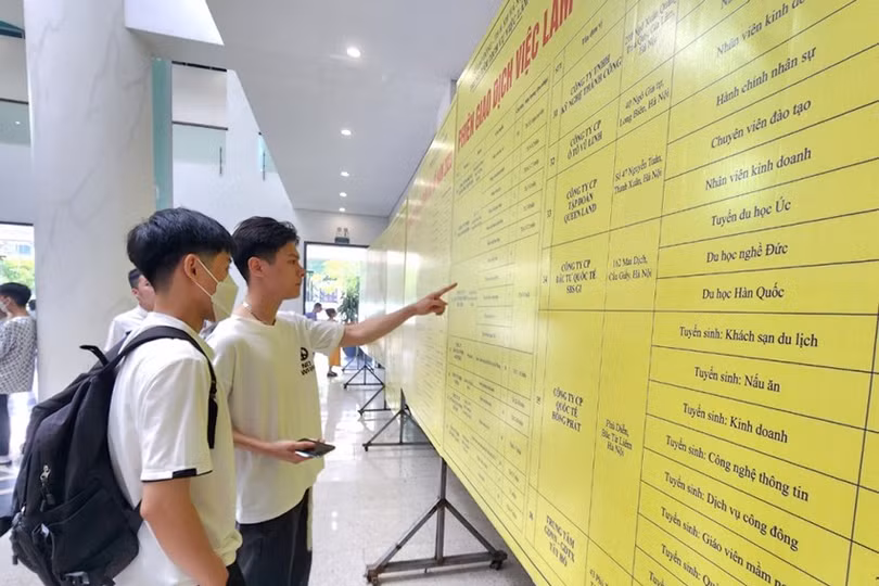 HSSV cần trang bị kiến thức pháp luật vững vàng và những kỹ năng cần thiết khi xin việc làm thêm. (Ảnh minh họa từ Internet).