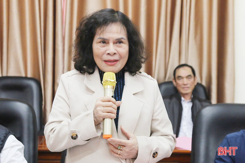 Bà Hồ Thị Xuân Hồng - Chủ tịch Hội Nạn nhân chất độc da cam/dioxin huyện Nghi Xuân đề xuất một số ý kiến nhằm nâng cao chất lượng công tác hội trong thời gian tới. bqbht_br_z6144676605965-5fec37472bdafb3ff5f2bd5163a01d6a.jpg