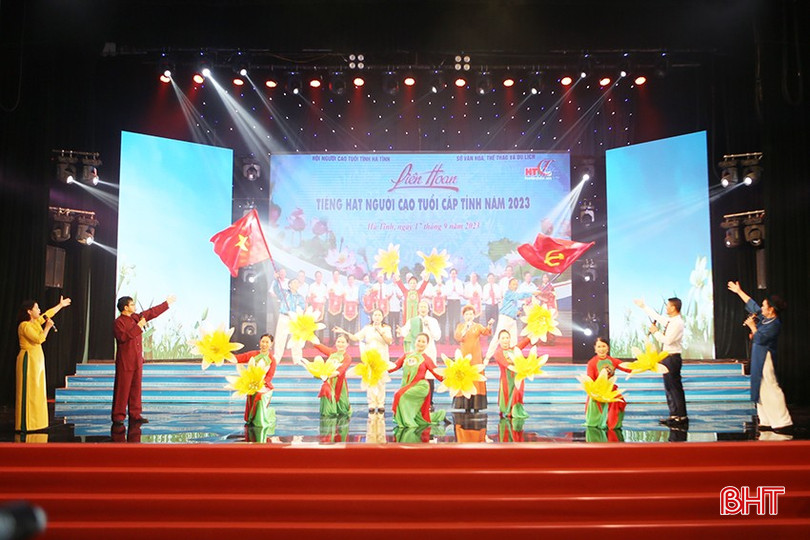 Đoàn văn nghệ người cao tuổi Hà Tĩnh tham gia Liên hoan Tiếng hát người cao tuổi khu vực phía Bắc năm 2023. 6Z0A0072.JPG