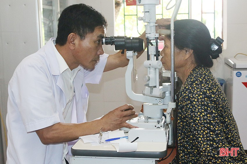 Trung tâm Y tế huyện Lộc Hà tổ chức khám sức khỏe năm 2024 cho người cao tuổi tại xã Hộ Độ. ảnh 2 (7).JPG
