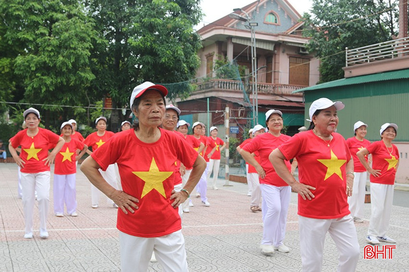 Các thành viên của CLB Dưỡng sinh phường Bắc Hà (TP Hà Tĩnh) thường xuyên luyện tập, nâng cao sức khỏe. IMG_3447.JPG