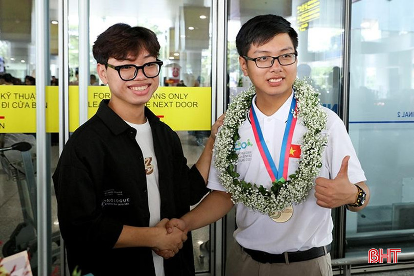 Các em: Phan Xuân Hành, Đinh Cao Sơn... là những người tạo nên cơn gió mát lành, truyền cảm hứng cho bao người, để góp phần dựng xây đất nước. 68d1180038t70763l0.jpg