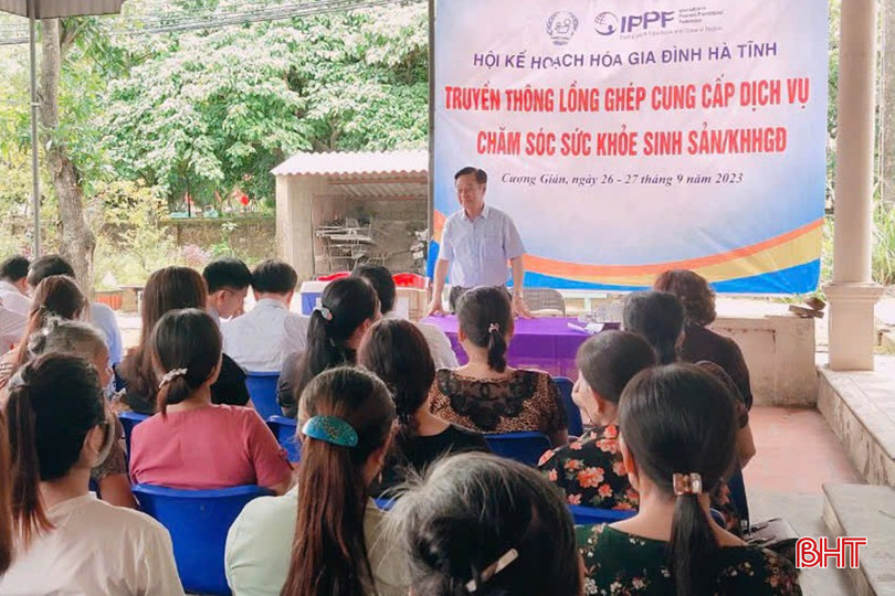 Hội KHHGĐ tổ chức truyền thông lồng ghép cung cấp dịch vụ chăm sóc sức khỏe sinh sản/KHHGĐ tại xã Cương Gián, huyện Nghi Xuân. z5951251029399-e764b1eaa20552b970a03836f8102808-506-7614.jpg