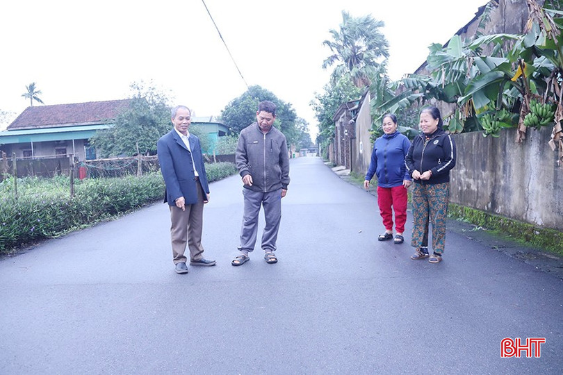bqbht_br_ba-con-giao-dan-tdp-10-phuong-dai-nai-tich-cuc-quyen-gop-tien-cua-ngay-cong-xay-dung-nha-van-hoa-va-tuyen-duong-dan-sinh.jpg