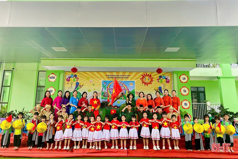 Chương trình "Tổ quốc trong trái tim em" của Trường Mầm non Kỳ Trinh góp phần gieo vào lòng trẻ tình yêu quê hương, đất nước bqbht_br_z6520903008283-fdf3f4a85b14cb88a3bebc48d55794ae.jpg