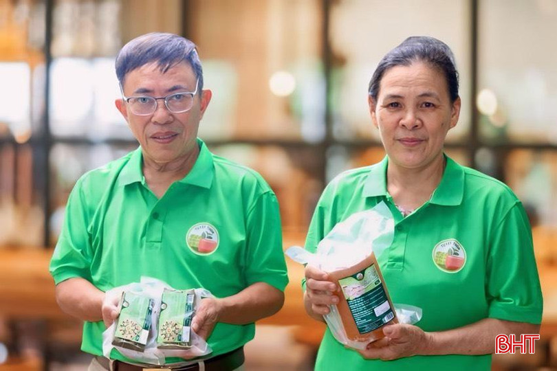 Ông Thân mong muốn 2 sản phẩm OCOP là giò bì và nem chua của gia đình sẽ sớm có thêm cơ hội mở rộng thị trường. z5643038119532_66d4a7da2cae73ab1ce0feac452d45ea.jpg