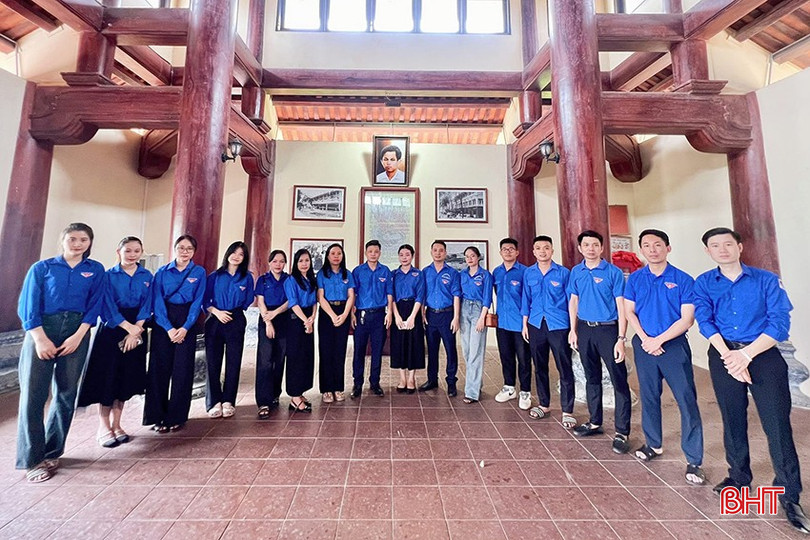 Đoàn Trường Cao đẳng Y tế Hà Tĩnh thường xuyên tổ chức chương trình hành hương về địa chỉ đỏ để giáo dục lịch sử cho thế hệ trẻ. bqbht_br_447503026-973374221458928-3135203526451491572-n.jpg