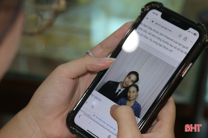 Với bà Sửu, tấm ảnh "chụp chung" với chồng bằng ứng dụng AI là kỷ vật vô giá. bqbht_br_z7116793315613-4df25c93b1eb8127df977e06a95fb616.jpg