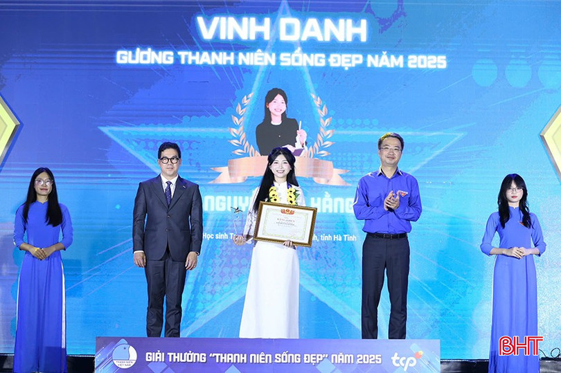 Em Nguyễn Thị Hằng vinh dự nhận giải thưởng "Thanh niên sống đẹp" năm 2025. bqbht_br_em-nguyen-thi-hang-vinh-du-nhan-giai-thuong-22thanh-nien-song-dep22-nam-2025.jpg
