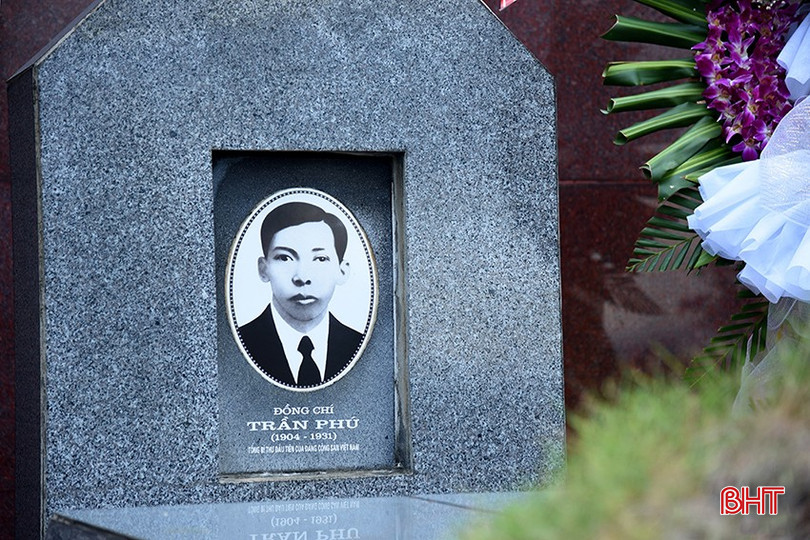 Sự hy sinh của những tấm gương oanh liệt như đồng chí Trần Phú đời đời bất tử, trở thành sức sống mãnh liệt cho sông núi quê hương, tiếp thêm động lực cho người sau bước tiếp... Sự hy sinh của những tấm gương oanh liệt như đồng chí Trần Phú đời đời bất tử, trở thành sức sống mãnh liệt cho sông núi quê hương, tiếp thêm động lực cho người sau bước tiếp...